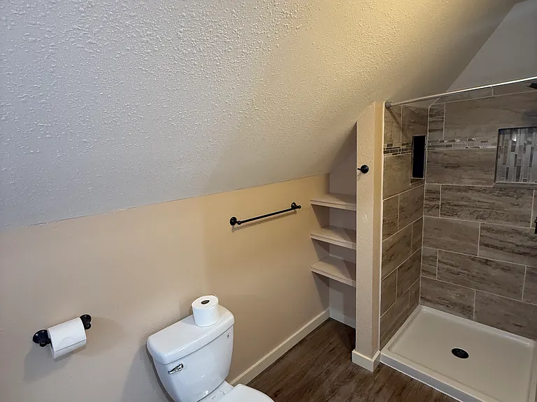 2nd Floor Bathroom