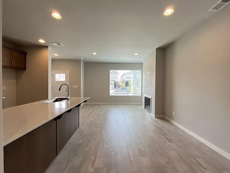 2157 36th Ave — Photo 17