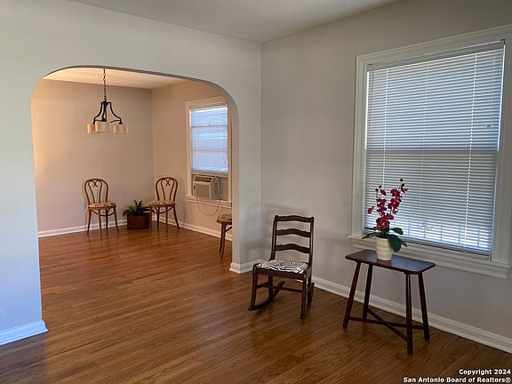 4th image of 2122 LEAL ST