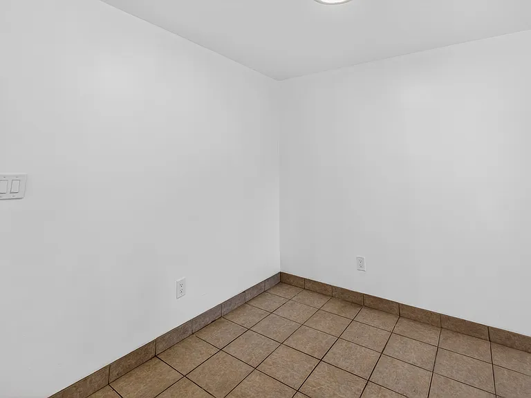 446 S Bellview — Photo 7