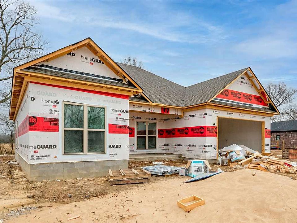 2nd image of 15 Clover Leaf Ln