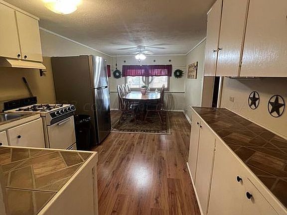 3rd image of 316 Angel St