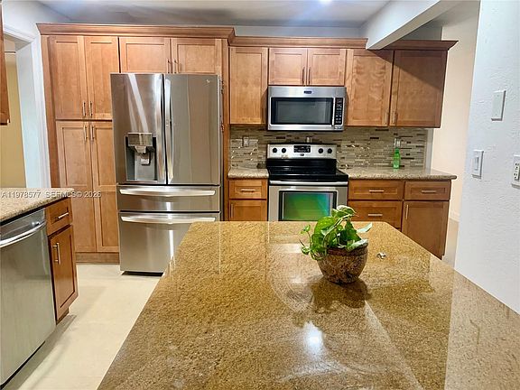 4th image of 7507 NW 41st St