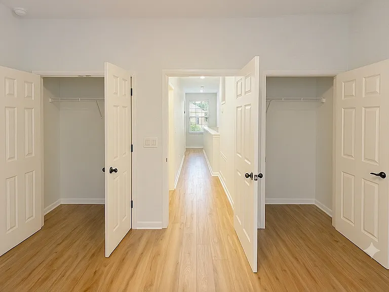 3910 Silverlake Way — Photo 11