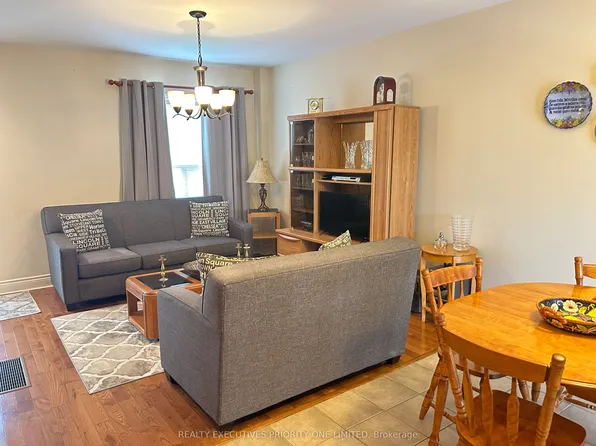 224 Caledonia Rd, Toronto, ON M6E 4T1
