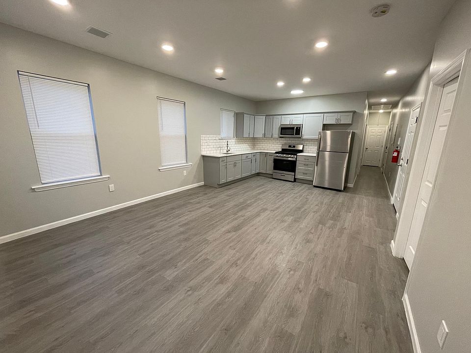 Kitchen/ Living room