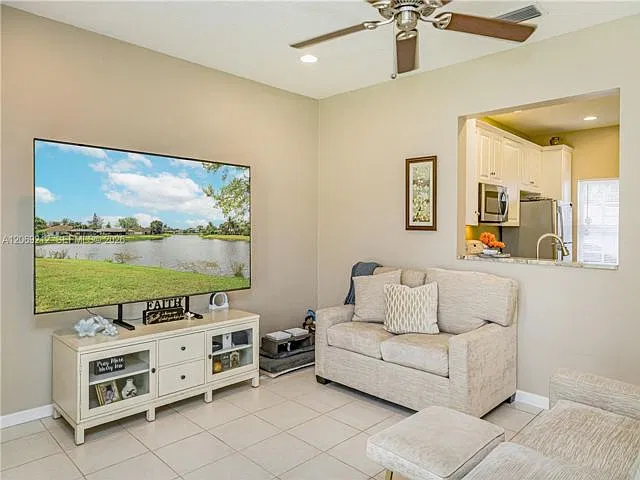 3 bed, 2.5 bath, $3,000 — Photo 3