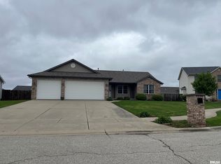 613 Pleasant Ct, Chatham, IL 62629