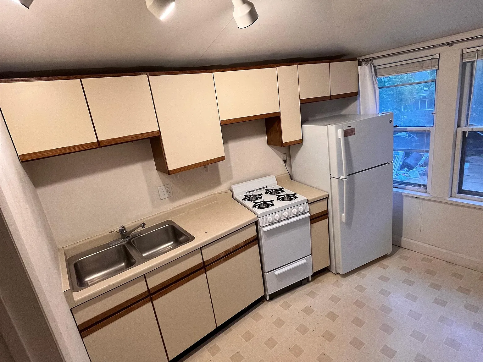 133 East Gorham Street - Unit 2 — Photo 2