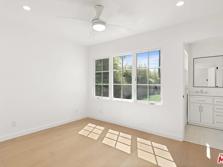 2316 Hill St — Photo 10