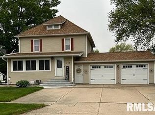 203 N School St, Atkinson, IL 61235