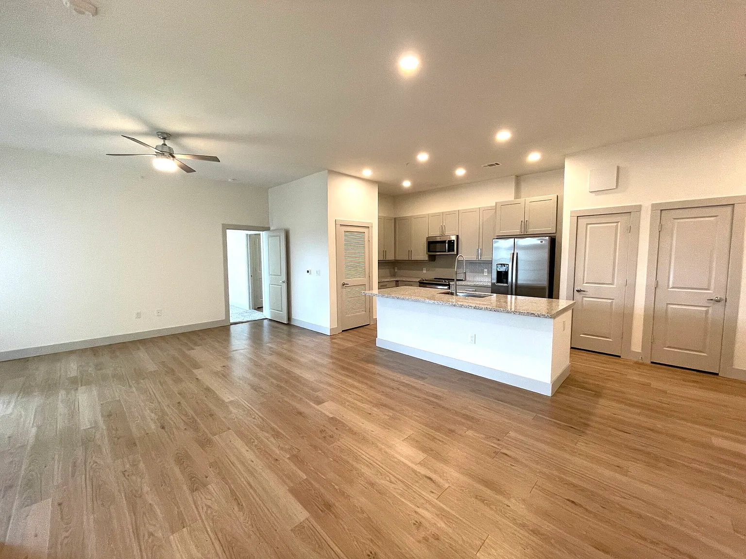 2 bed, 2.0 bath, 1100 sqft, $1,500 — Photo 3