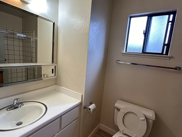 140 Doyle St #B — Photo 14