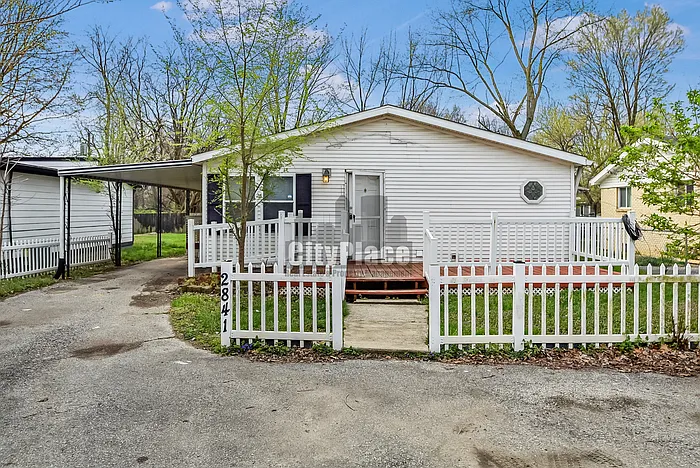 2841 W Ray St photo 1