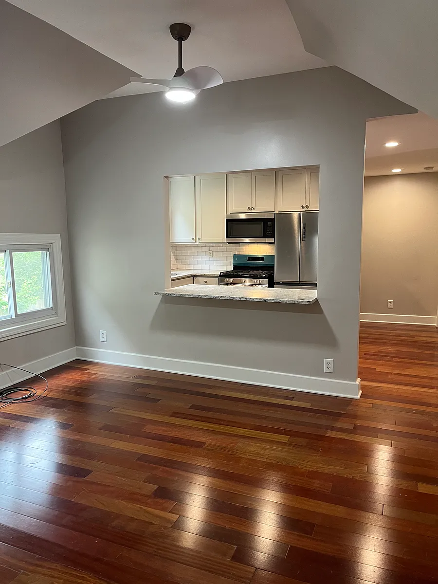 Building Photo - 608 W Ferry St #6