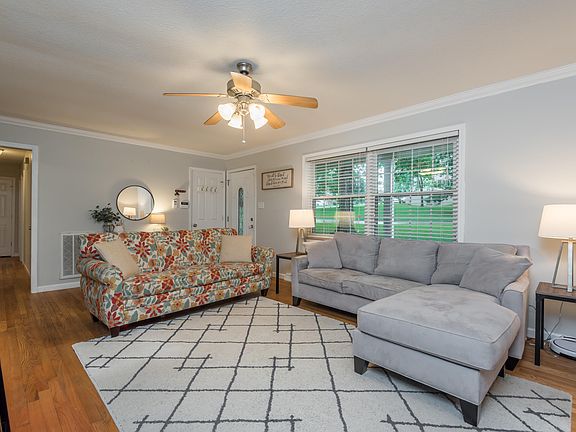 3rd image of 7336 Winchester Dr