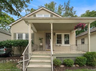 562 E Woodland St, Ferndale, MI 48220