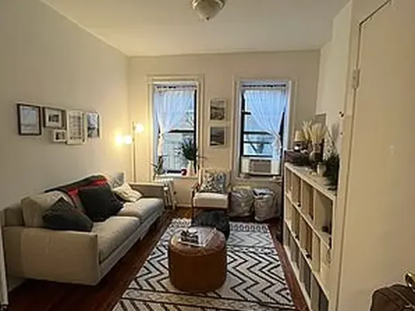 241 West 15th Street image 1 of 1