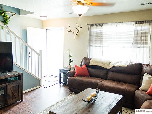 3rd image of 924 Boswell Dr