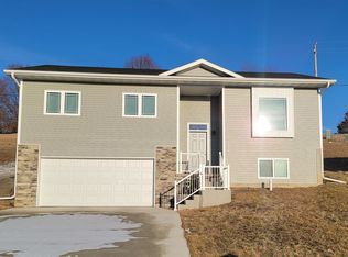 1313 N Cherry St, Avoca, IA 51521