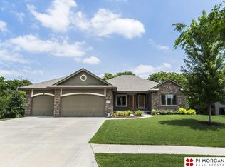 8539 S 103rd St, La Vista, NE 68128