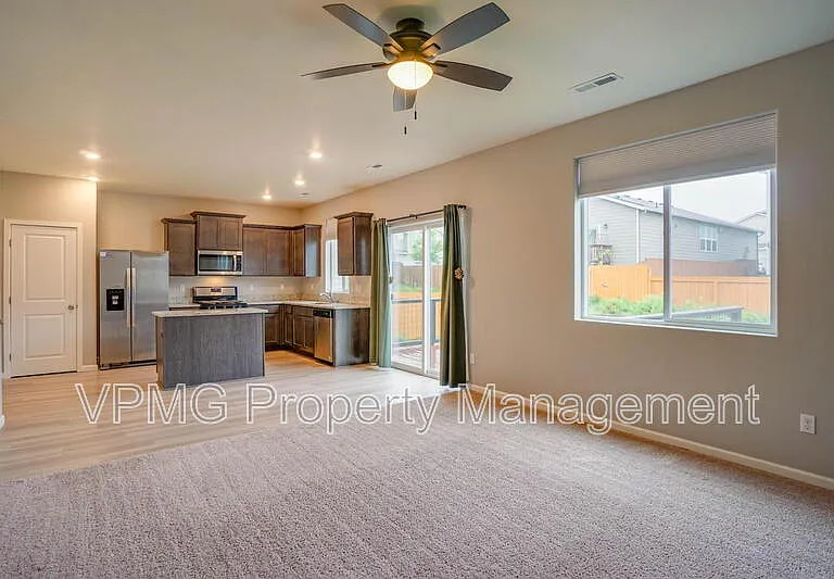 1423 W 16th Ave — Photo 11