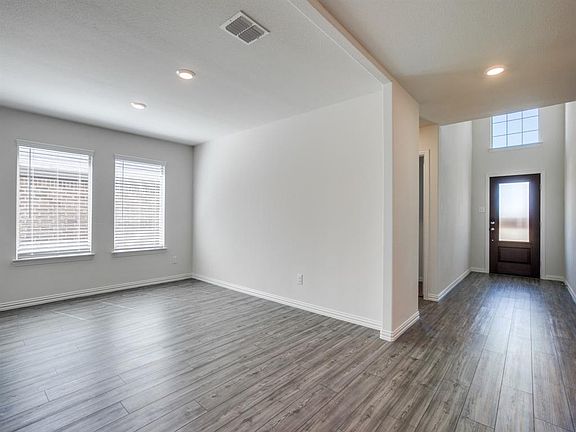 2nd image of 2112 Strongbark Dr