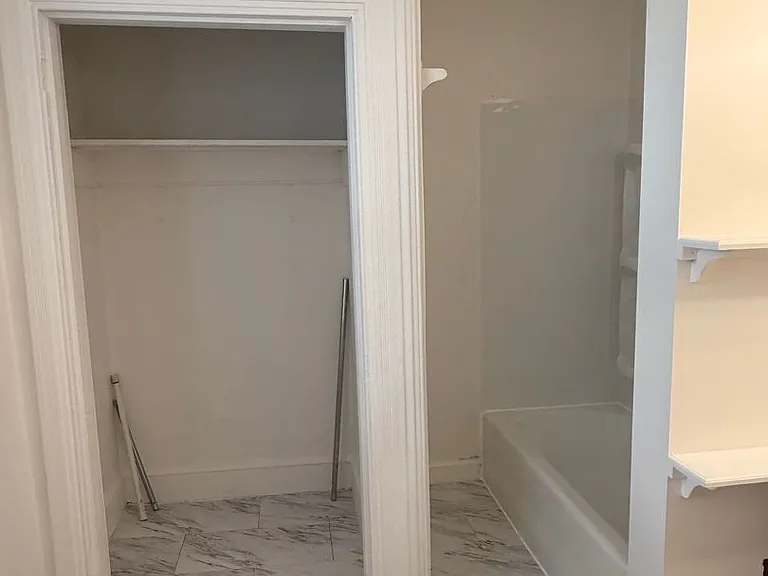 115 S Franklin St — Photo 4