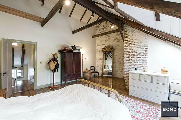 Rented by Bond New York | media 22