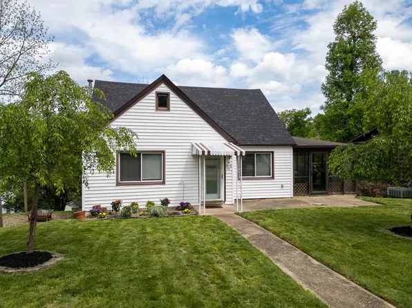 226 N Queens Ct, Huntington, WV 25705