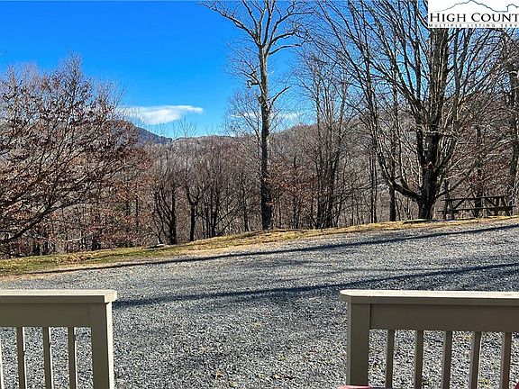 4th image of 161 Skyleaf Drive #E-9