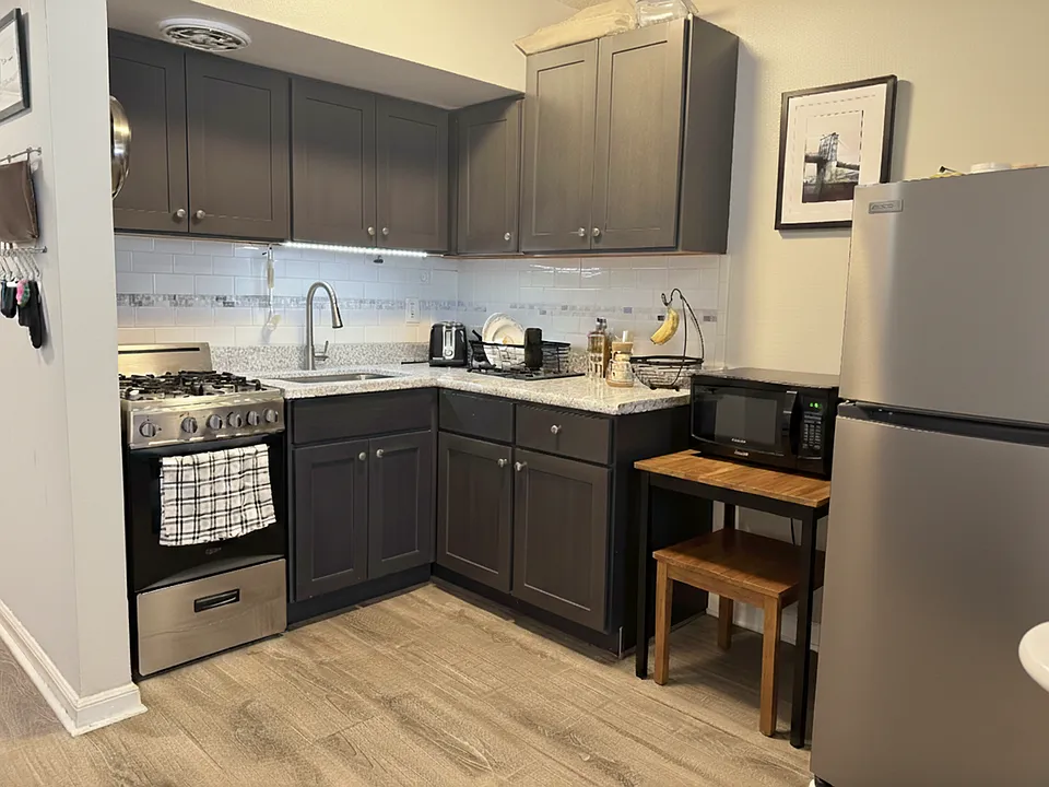 179 W Milton Ave