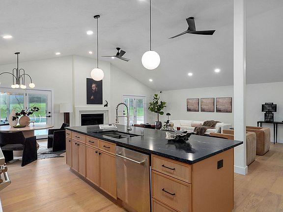 4th image of 5021 S Farm Road 137