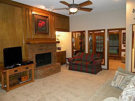 3rd image of 1316 Sandy Creek Dr