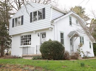 2043 Pennwick Rd, Lancaster, PA 17601