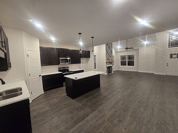 4th image of 509 N Halifax Ct