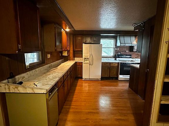 3rd image of 1604 W 13th St