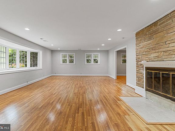 4th image of 17734 Norwood Rd