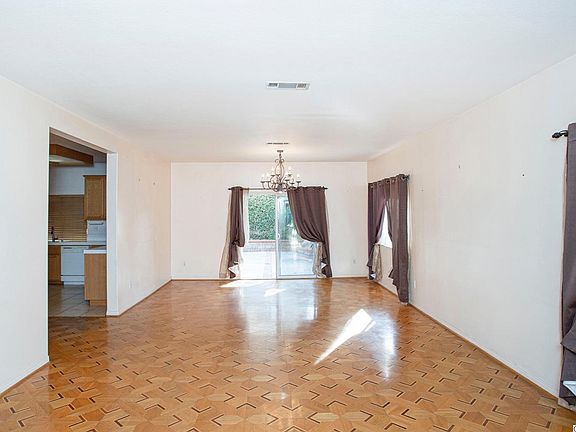 5th image of 14733 Tupper St