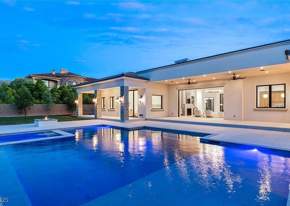 1st image of 16 Chalk Hill Ct