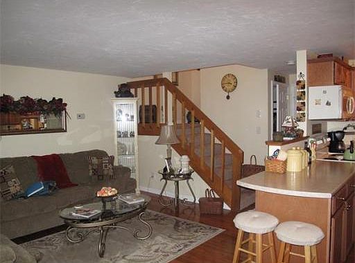 5th image of 65 Samuel Dr