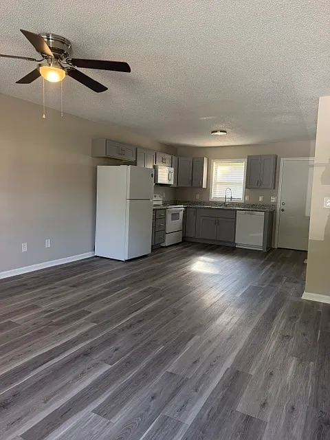 2 bed, $1,275 — Photo 4