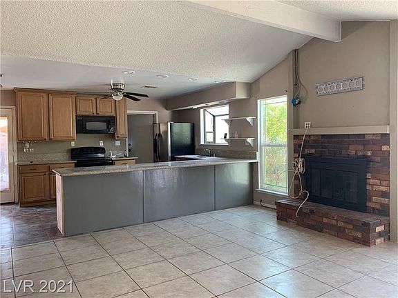 3rd image of 3904 Starflower Ct