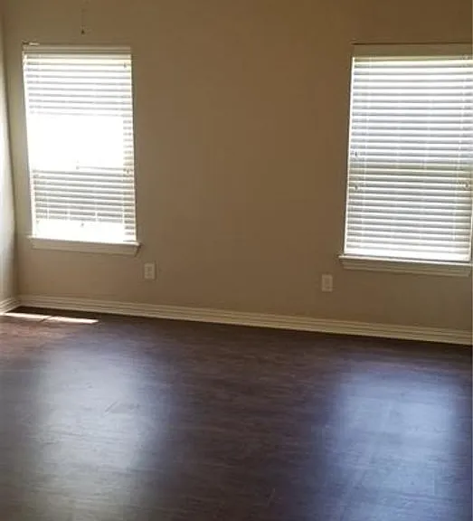 631 N Longfellow Ln — Photo 10