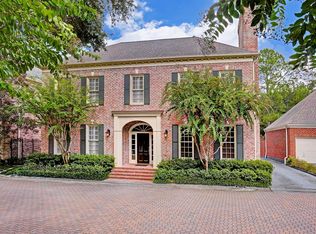 207 Sugarberry Cir, Houston, TX 77024