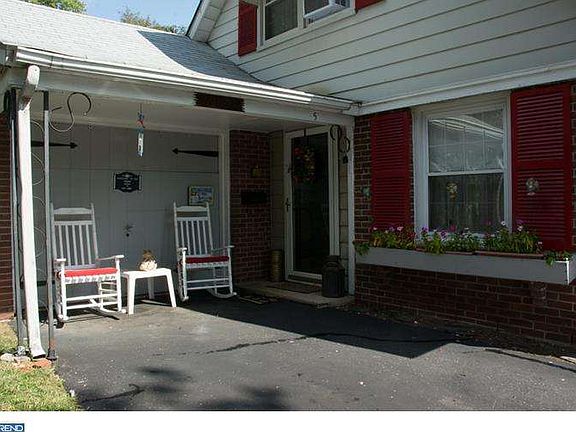 5th image of 5 Balfour Ln