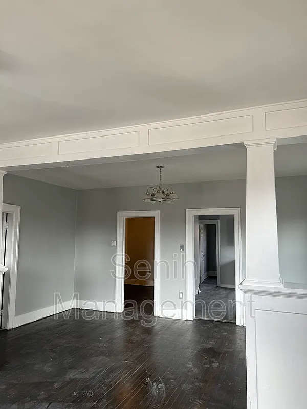 2 bed, 1.0 bath, 900 sqft, $965 — Photo 2