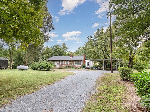 3rd image of 114 Shady Ln
