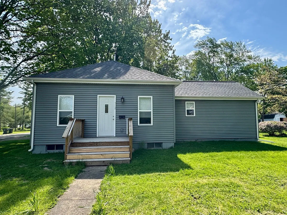 Building Photo - 308 N Elm St
