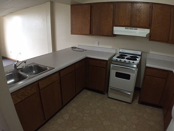 2nd image of 423 1/2 15th St APT 8